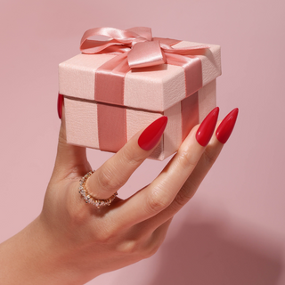 Romance-Ready Nails: Your Guide to Creating Date-Night Looks