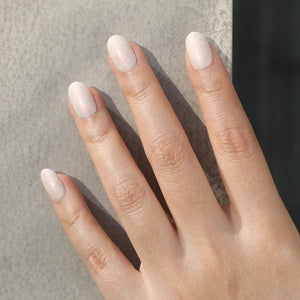 Pearl Manicure: How to use our Pearl Gel for a simple yet stunning effect!