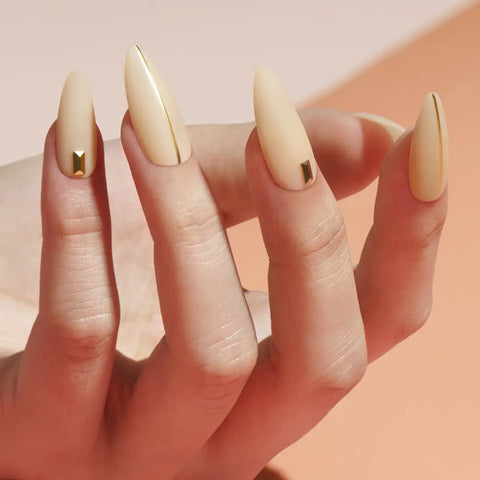 4 Stunning Autumn Matte Nail Art Looks to Try This Season