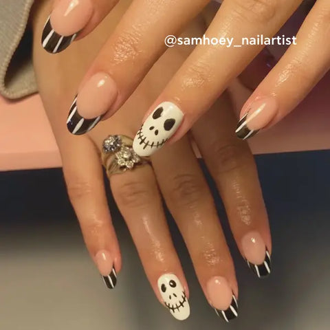 Get the Halloween Look with @samhoey_nailartist